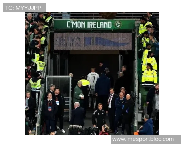 弗里克称赞莱万状态出众或许只有C罗能比肩