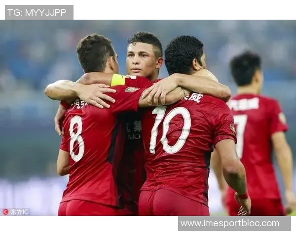 进攻火力全开三球首节10分钟狂砍15分3板展现绝佳状态 进攻火力全开三球首节10分钟狂砍15分3板展现绝佳状态