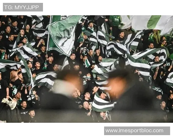 国安队员昨晚齐聚塞蒂恩住处送别情深意重温暖时刻 国安队员昨晚齐聚塞蒂恩住处送别情深意重温暖时刻