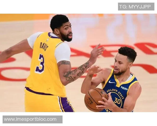 浓眉称赞克里斯蒂多才多艺自信心提升显著助力球队表现