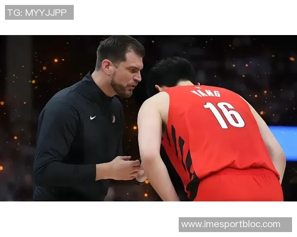 美媒体人称杨瀚森虽上场不多却深受喜爱类似当年白曼巴的魅力引人瞩目